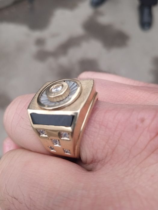 Печатку золотую продам