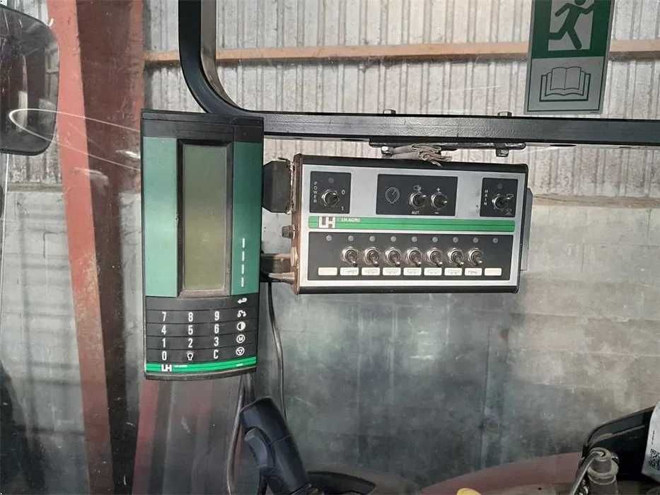 Met erbicidat  Hardi Agri  3800 litri cu 28 m deschidere  an 2017 Amazone Kuhn Atlantique Rau Vicon Kverneland John Deere Case CLaas New Holland Fendt