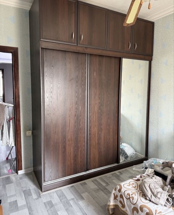 Код 892  Продам 4/4/5 ком квартиру куйлюк массив 6