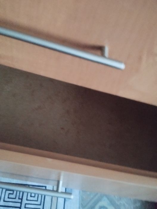 Камод состоит из 3 ящиков