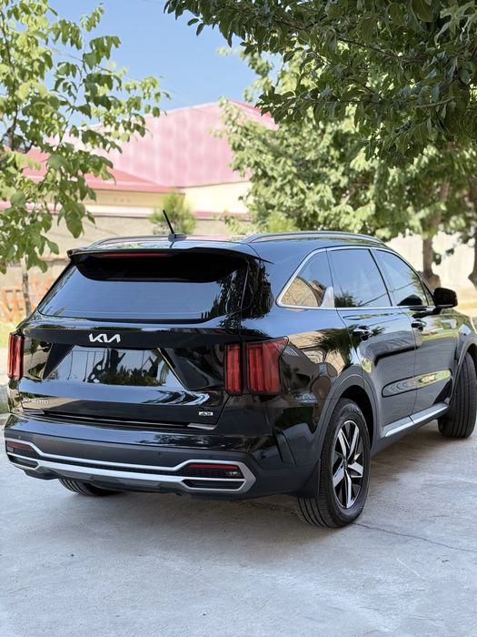 Kia sorento sotiladi
