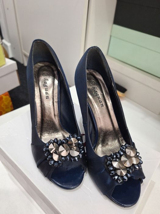 аяк киымдер сатылады 35размер