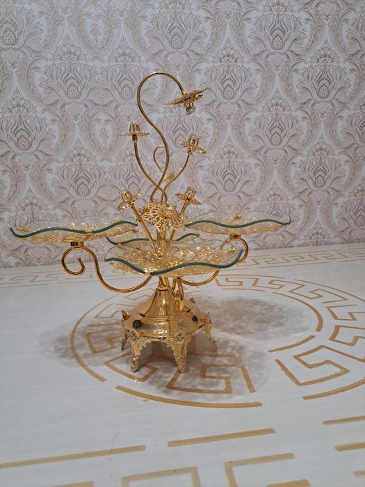 Bagema konfetnitsa, etojerka