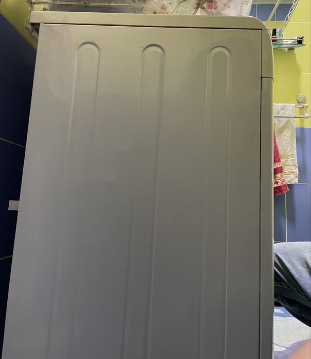 Продам надежную стиральную машину Hotpoint Ariston ARXL 85