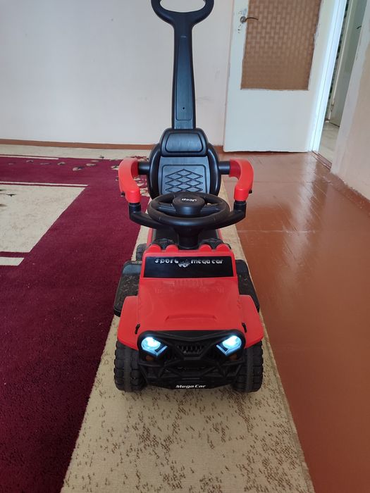 Продам детскую машинку