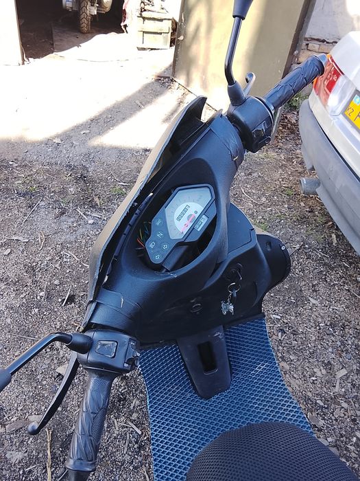 Продам Скутер 80 кубов