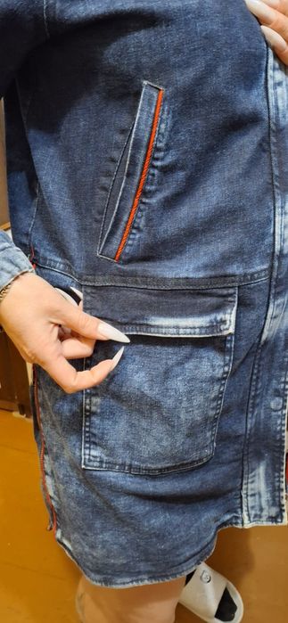 Продам демисезонную джинсовую куртку