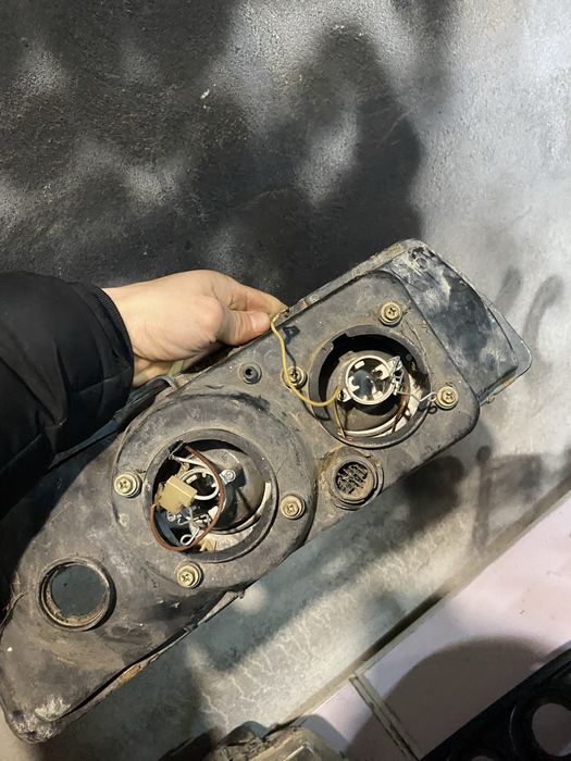 Продам фары Ауди 80