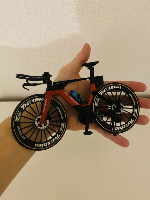 Bicicleta- macheta metalica