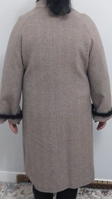 Продам женское пальто