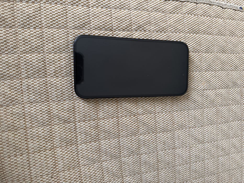 Продам айфон 15 на запчасти