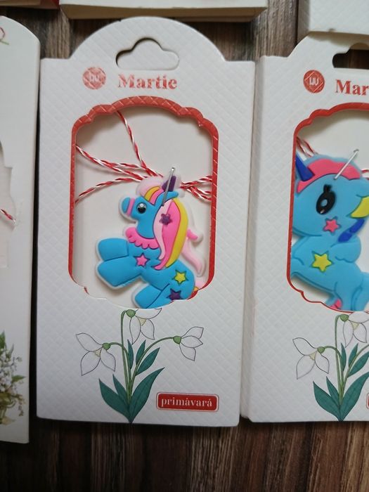 Mărțișoare 2 lei bucata