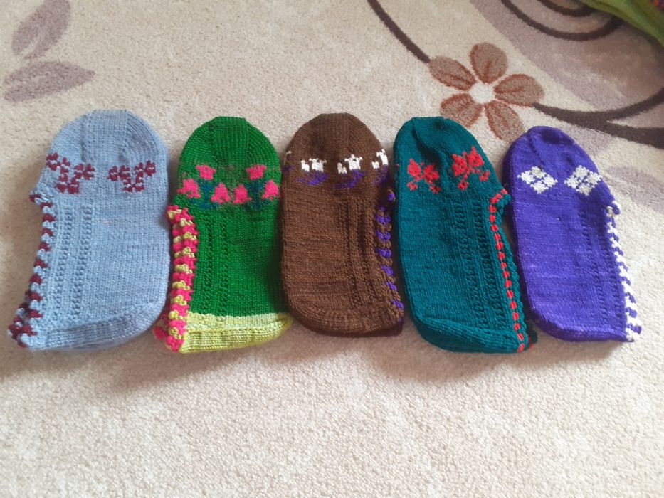 Ръчно плетени нови терлици 3 лв за чифт