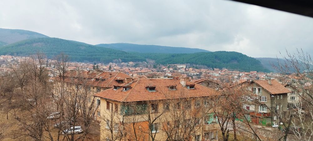 Продава се двустаен апартамент в кв. Могиличе, гр.Перник