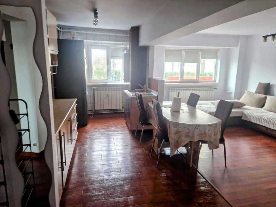 Apartament 3 camere de închiriat–ultracentral Focșani (Ceasul Rau)