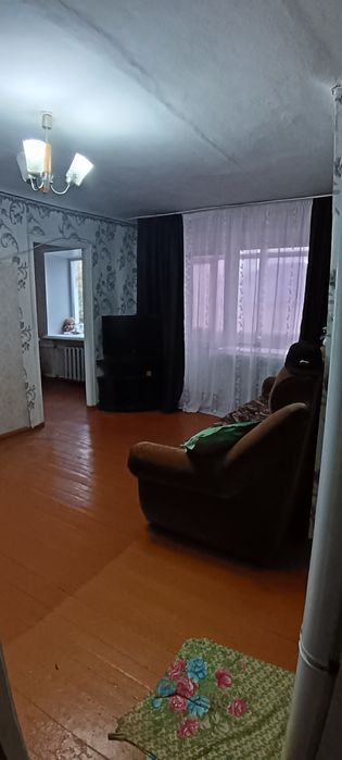 Продам 2-х ком-ю квартиру на Площади.