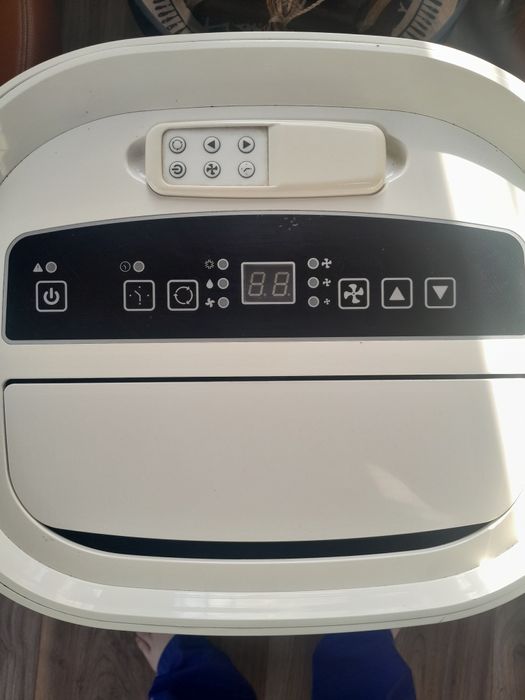 Vând aer condiționat portabil 2600w