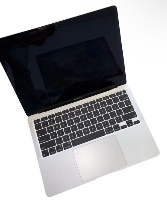 Mac book air 13” M1 8 cores
