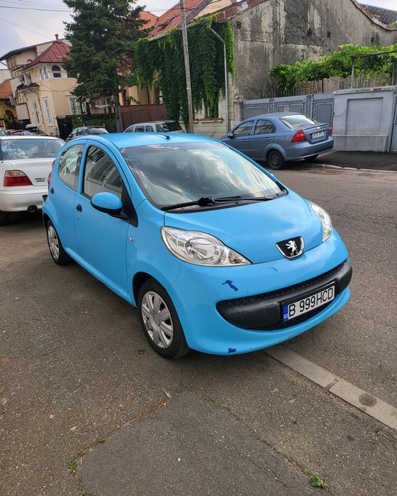 Inchiriez Peugeot 107 / Toyota Aygo / Logan cu GPL pentru Glo