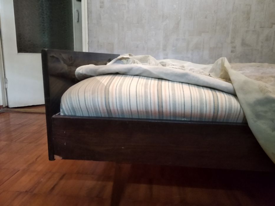 Кровать-полторушка на ножках