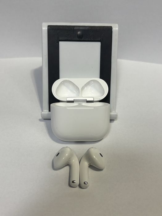 MDM vinde: Casti Airpods 4, White.