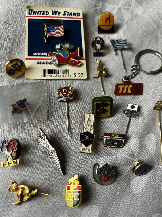 Значки,брошки ,красоти