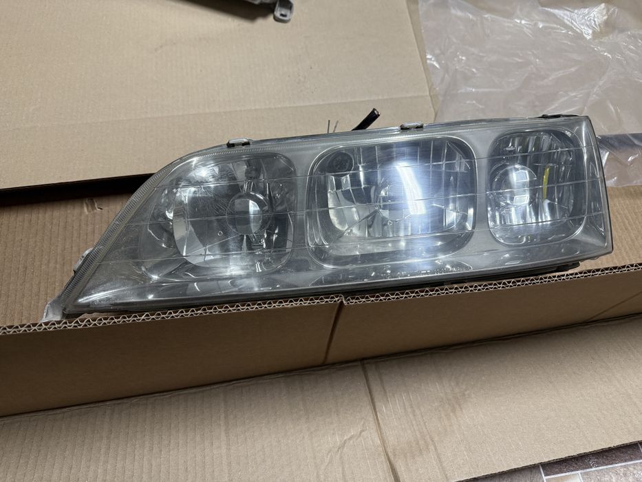 Фары 3 секционные марк 100 кузов