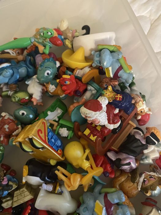 Jucarii Kinder  surprize vechi