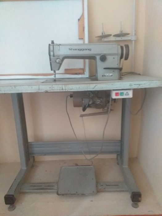 Тикув машина сотилади холати яхши тикиши аьло kami bor kelishamiz