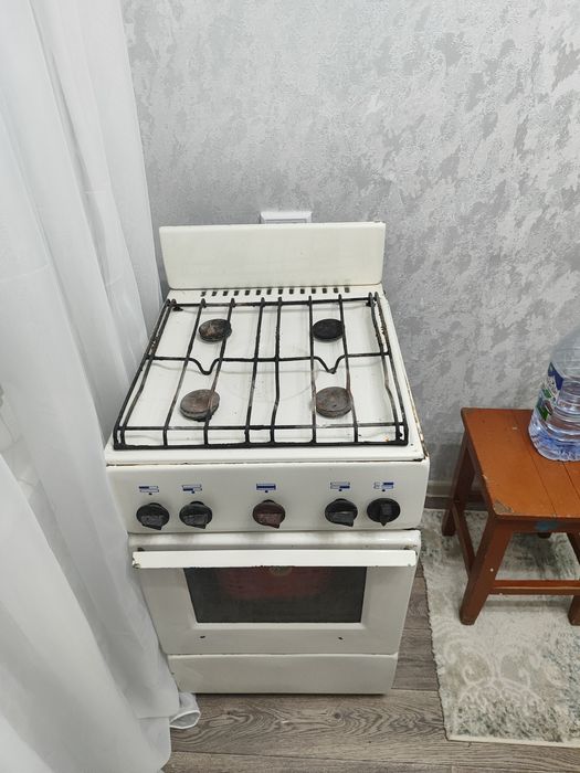 газовая плита, 4-х комфорочная