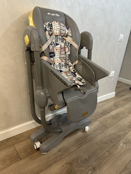 Продам стол для ребенка