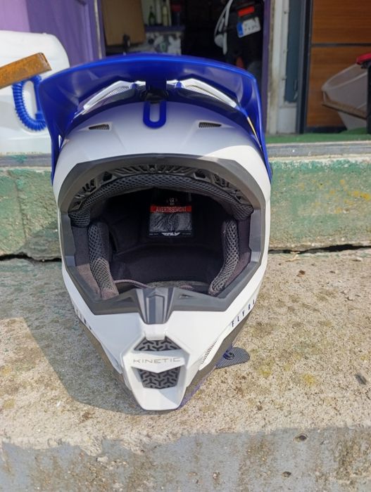 Крос екипировка каски