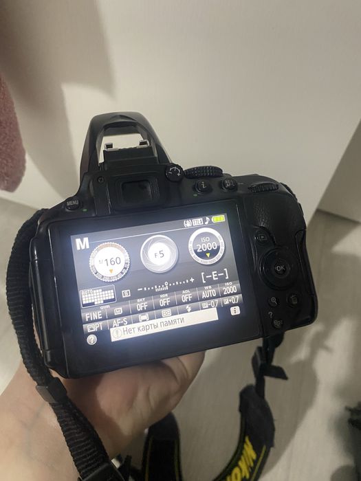 Nikon 5300  продаю