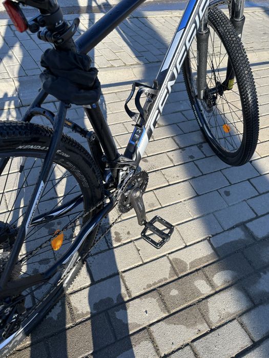 Vând bicicleta Genesis