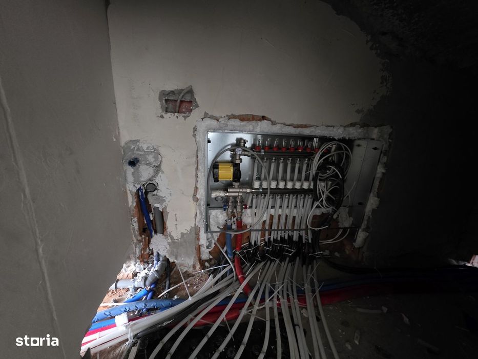 Vila P+1+M,1.8km M Râul Doamnei,Tva inclus,încălzire pardoseala