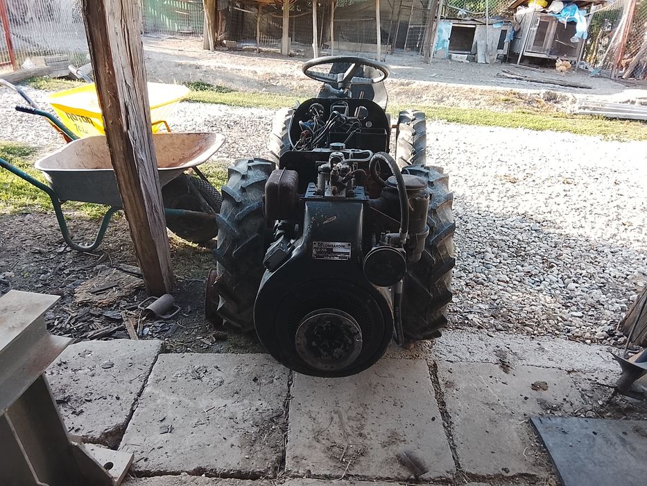 Tractoras articulat mab