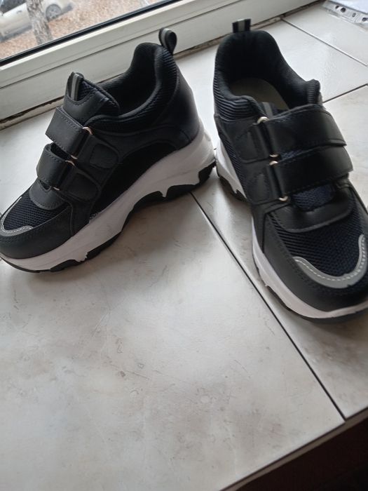 Женские кроссовки новые