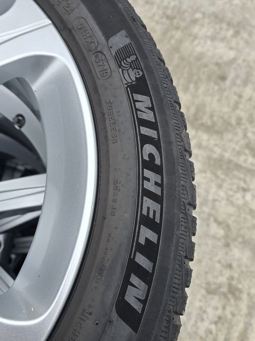 2 Броя 205/55/17 Michelin 6,8mm