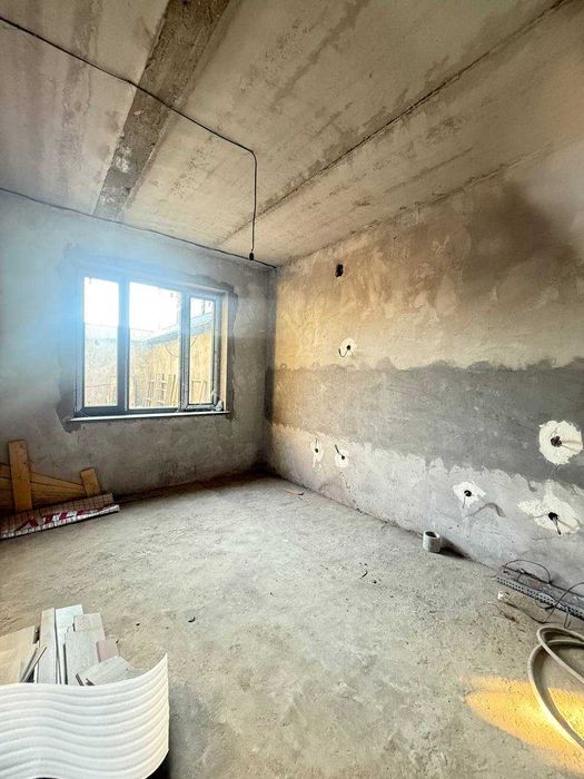 УЧ кахрамон постдан 3-3,5 км катеж 2 соток 5 хона каробка