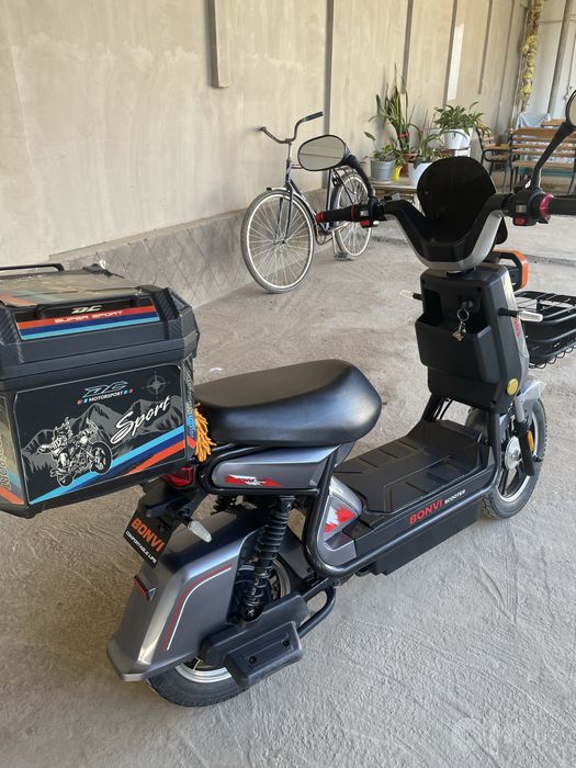 Продаётся Bonvi demansh skuter 6903