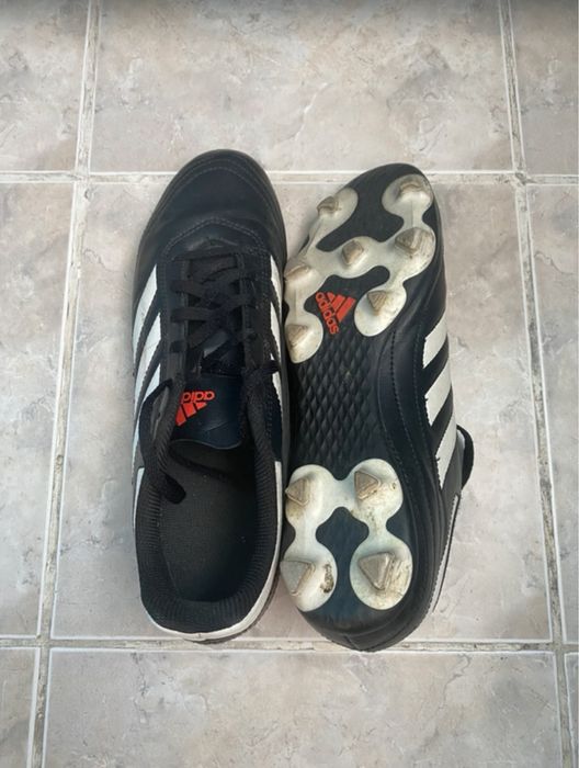 Ghete de Fotbal Adidas