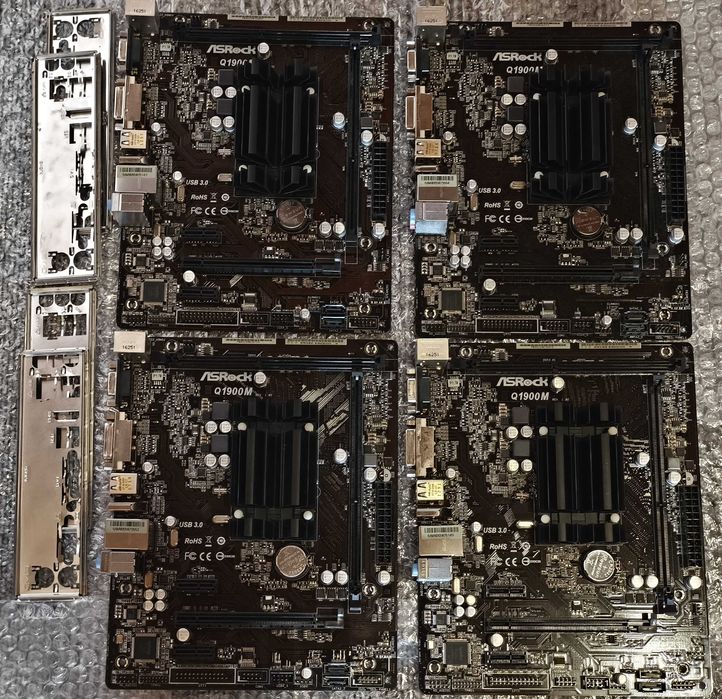 Материнская плата ASRock Q1900M