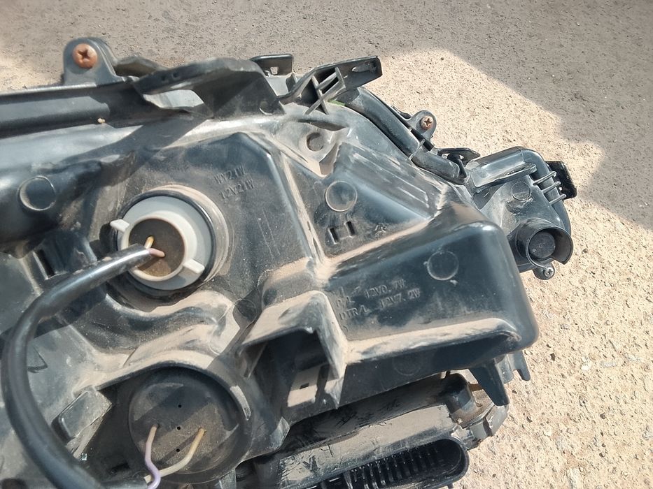 Продам фару от камри 70