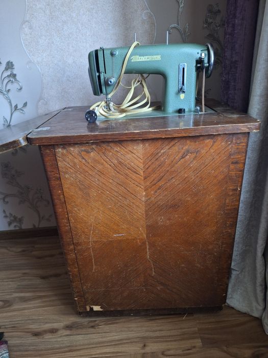 Швейная машина Minerva