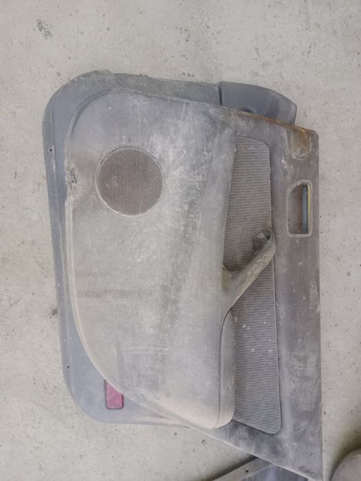 Обшивка двери на Камри sv40