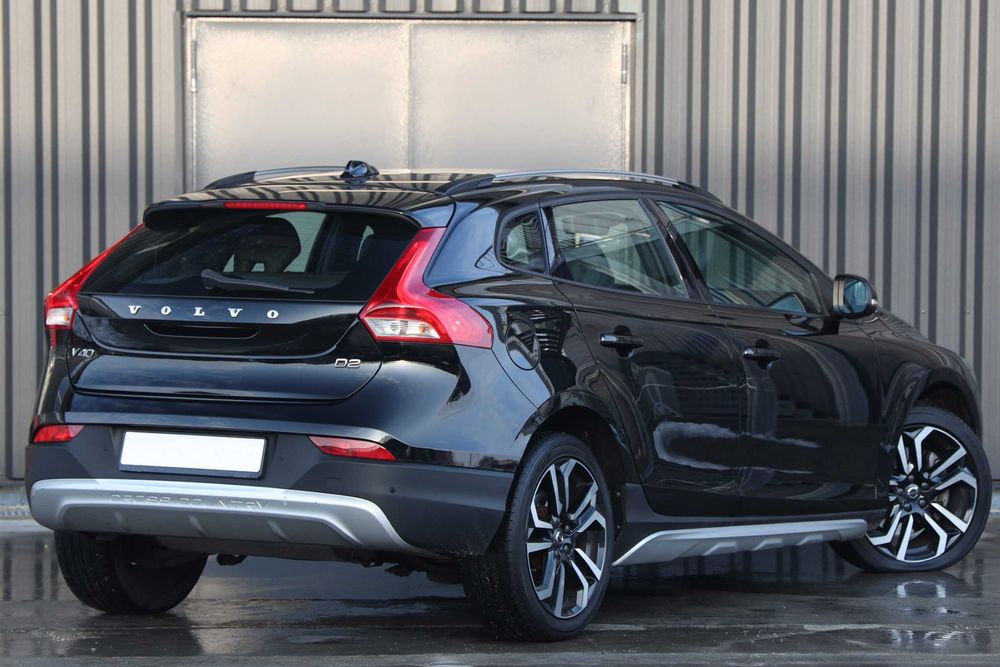 VOLVO V40 2018 — imagine 3