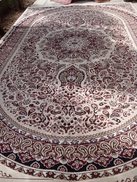 Гилам сотилади !