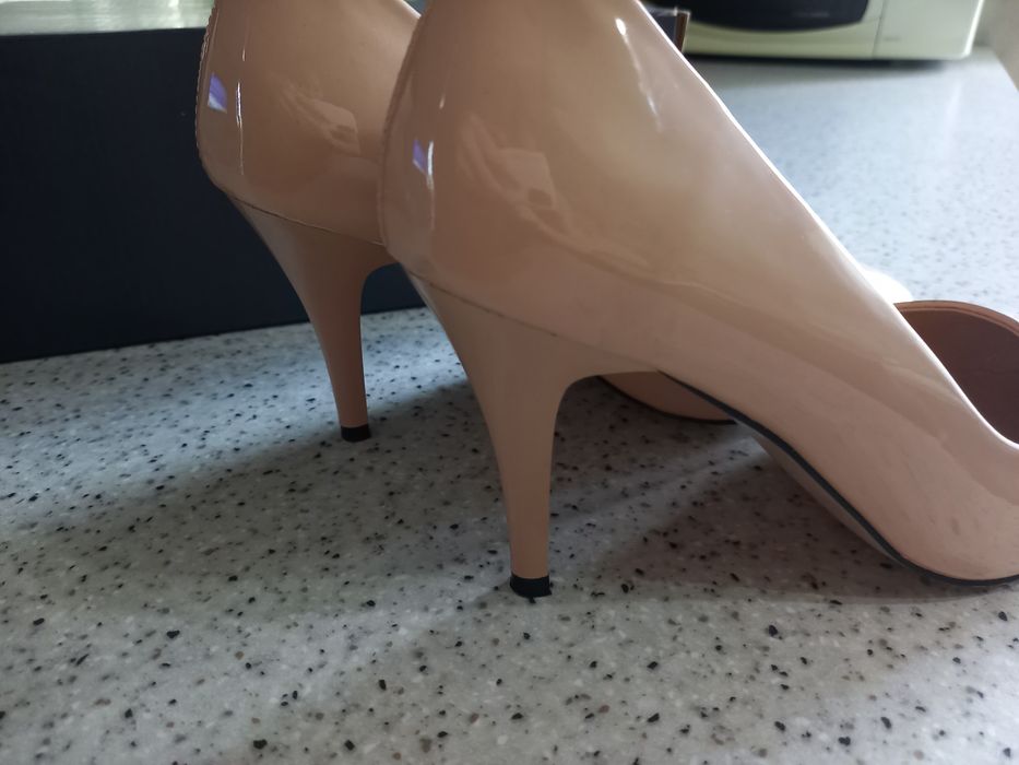 Продам классические туфли