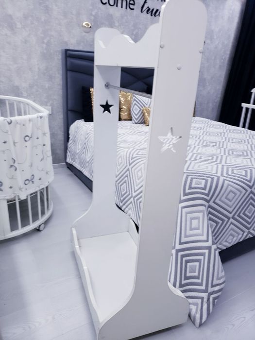 Напольная детская вешалка