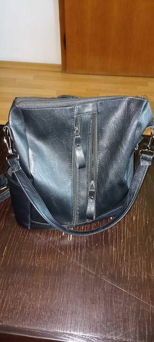 Дамска кожена раница -чанта